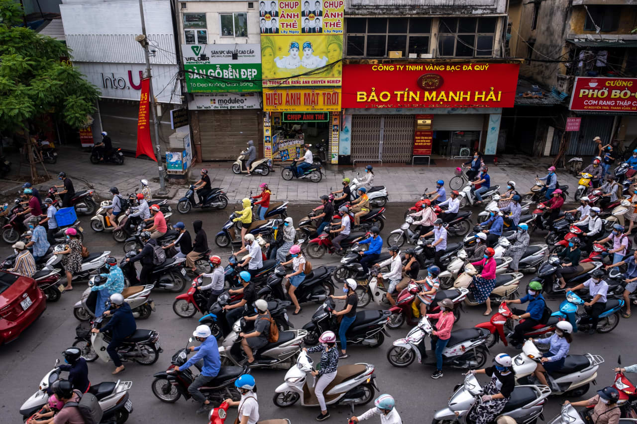 Peluang Investasi Menarik Sebelum Wall Street Terjun
